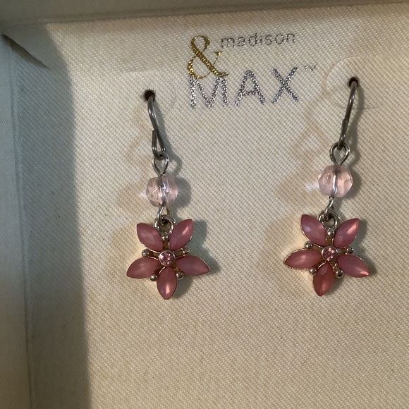 Madison & MAX pierced Earrings Flowers 🌸 - Picture 1 of 5